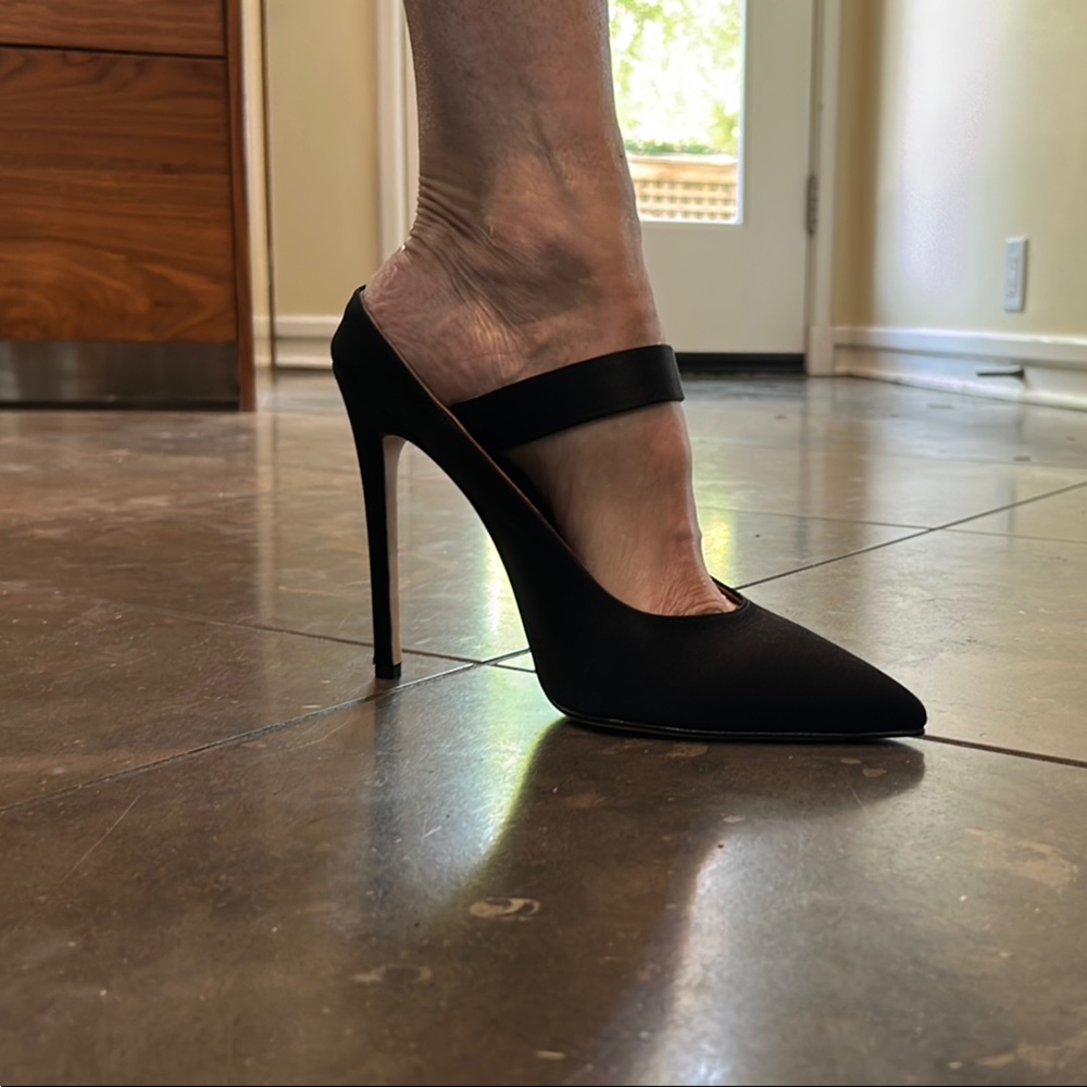 NWOT! Victoria Beckham Black Satin “Solar” Pump Stiletto/ High-Heeled Mules